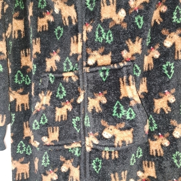 Only boys Red nose reindeer one Piece night suit size large - Picture 3 of 9